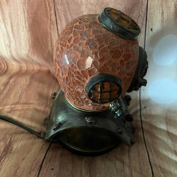 Vintage Style Diver Helmet Amber Glass Accent Lamp, Hard to find - Picture 13 of 16